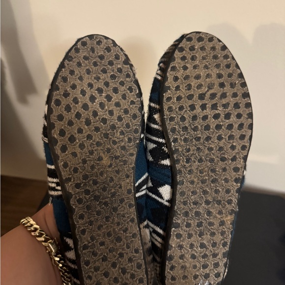 Toms Aztec Print Slip Ons - Picture 2 of 5